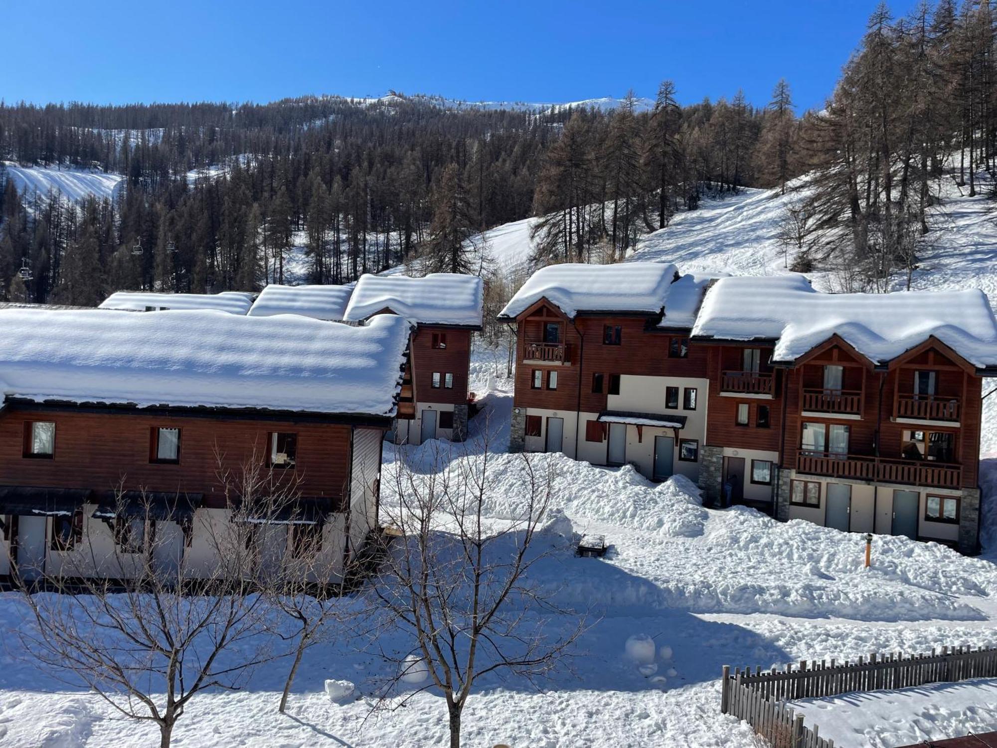 ピュイ・サン・ヴァンサンPuy St Vincent 1800 Au Pied Des Pistesアパートメント エクステリア 写真